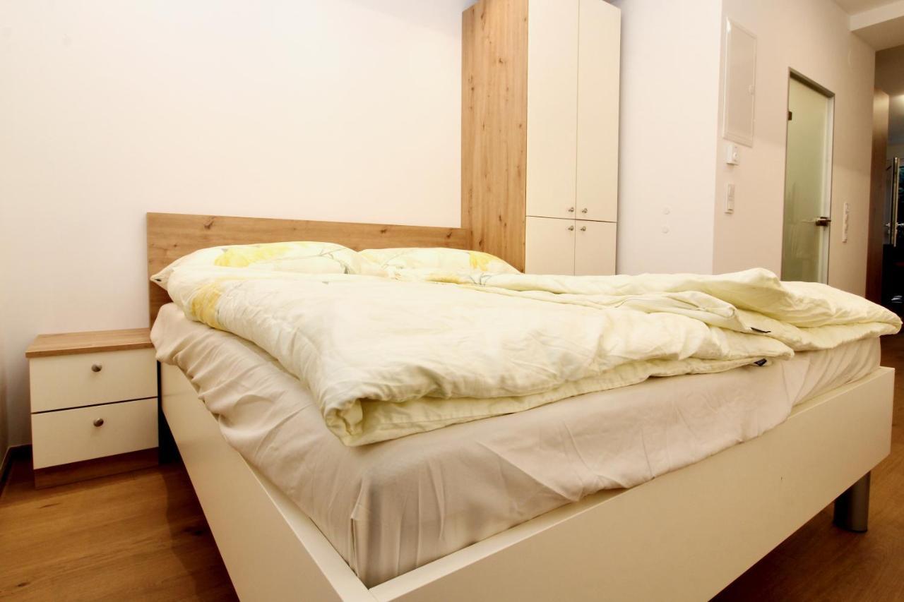 Central Studio Work And Travel Вена Экстерьер фото